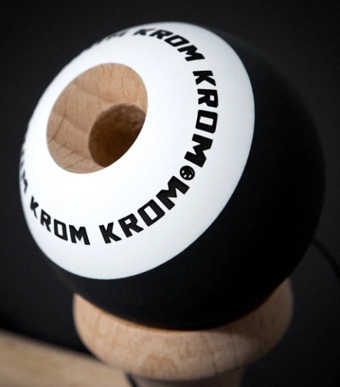 Kendama KROM Pop Black drewniana