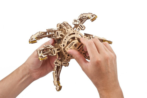 puzzle-3d-ugears-hexapod-model-drewniany-4