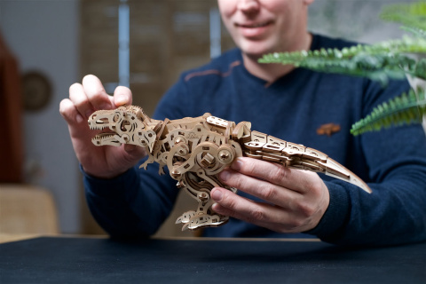 puzzle-3d-tyranozaurus-rex-ugears-10